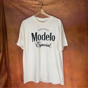 Modelo Especial T-Shirt
